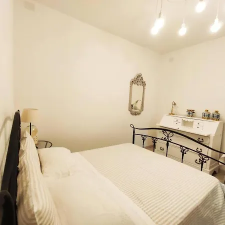 Villa Lovely 2-bed In *