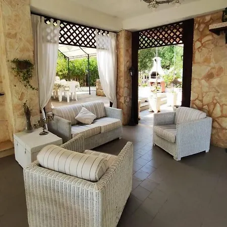 Villa Lovely 2-bed In *